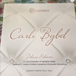 By cosmetics carlu bybel deluxe edition palette